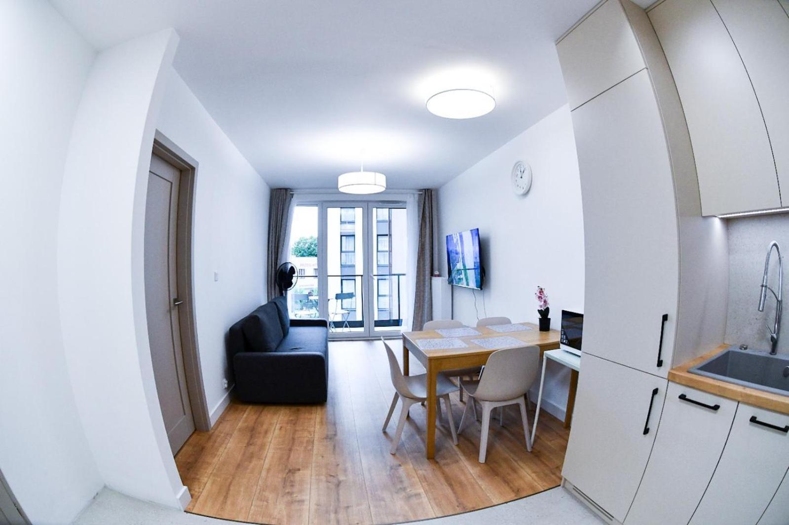 Elegant Two-Room Apartment, Sleeps 4, Near Turon Arena, With Balcony Красков Екстериор снимка