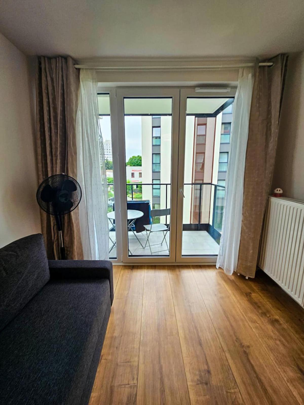 Elegant Two-Room Apartment, Sleeps 4, Near Turon Arena, With Balcony Красков Екстериор снимка