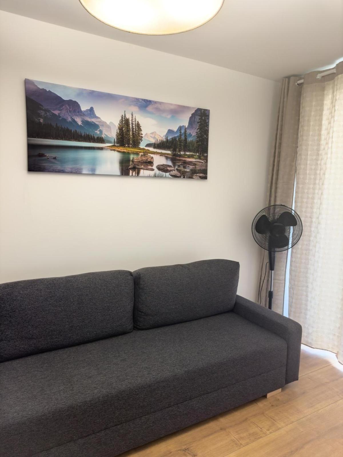 Elegant Two-Room Apartment, Sleeps 4, Near Turon Arena, With Balcony Красков Екстериор снимка