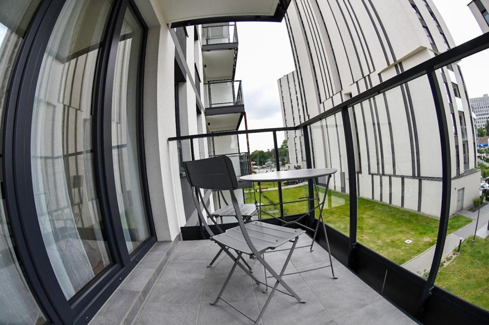 Elegant Two-Room Apartment, Sleeps 4, Near Turon Arena, With Balcony Красков Екстериор снимка